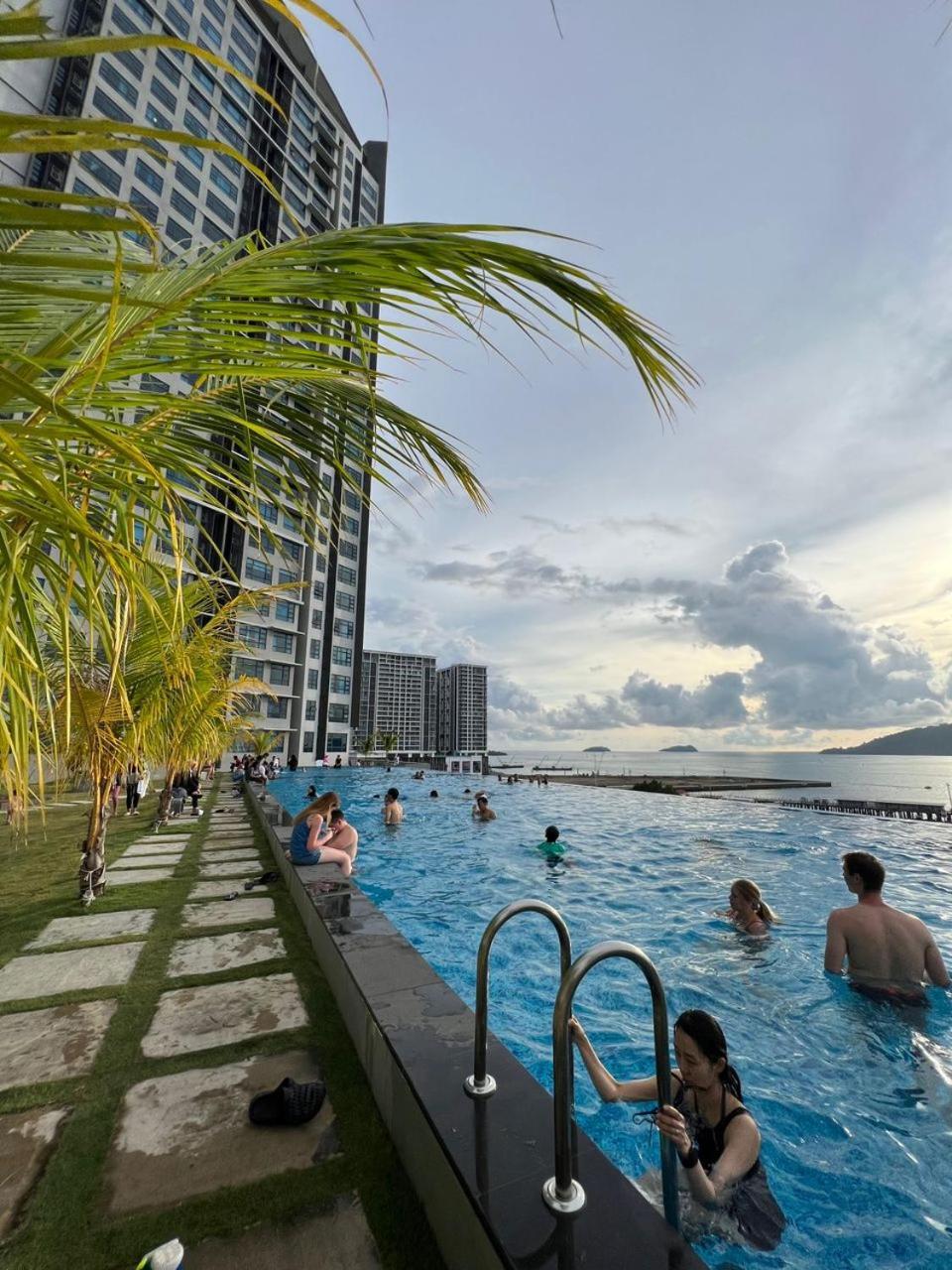 Casa Abode - Jesselton Quay Apartment *