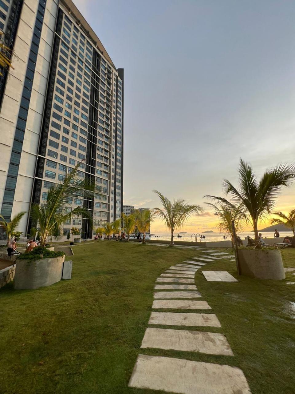 Casa Abode - Jesselton Quay Apartment